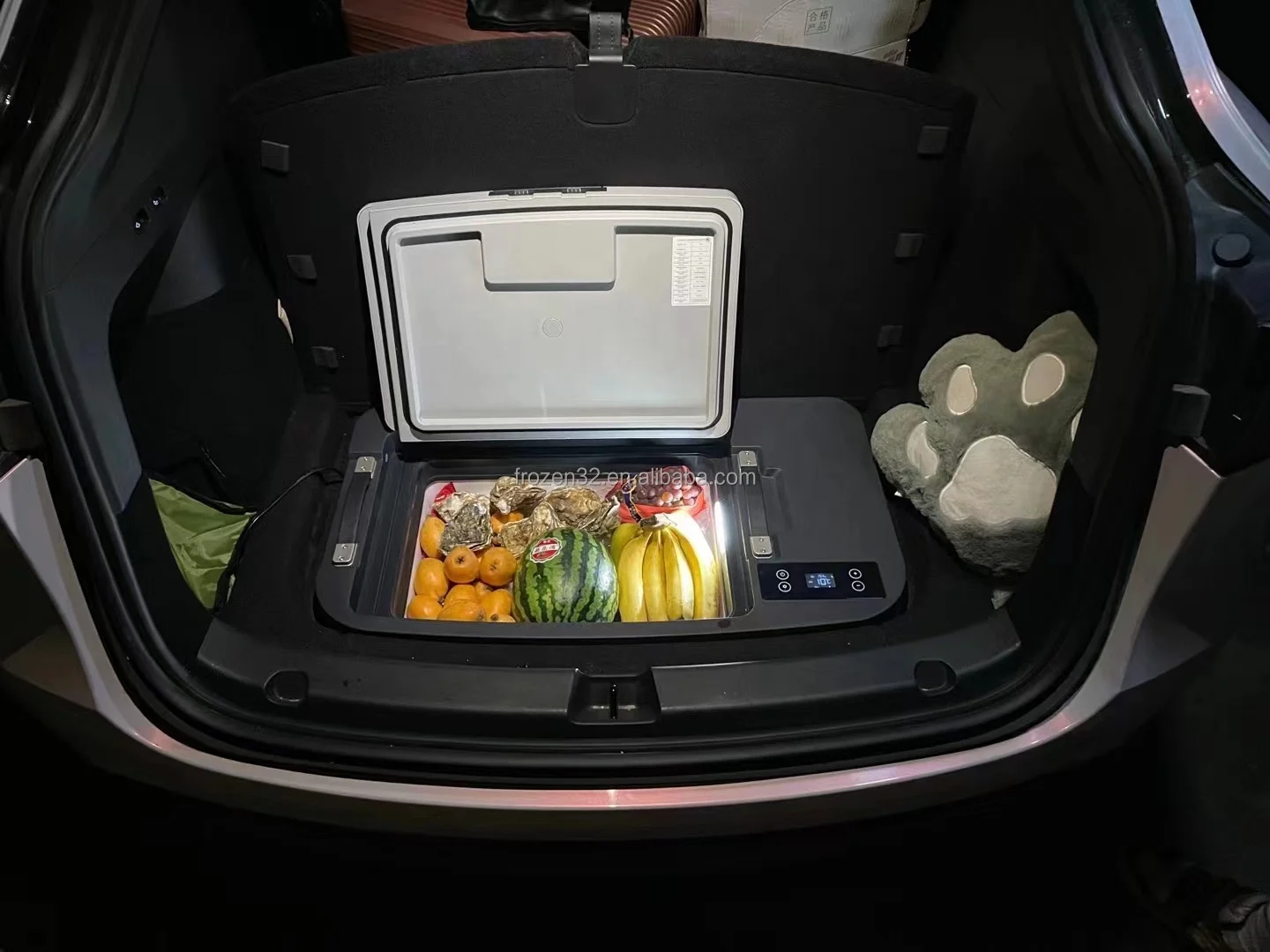 Model Y DC 12V 24V Car Fridge 35L Freezers Compressor Small Portable Car Fridges Design for Model Y Accessories