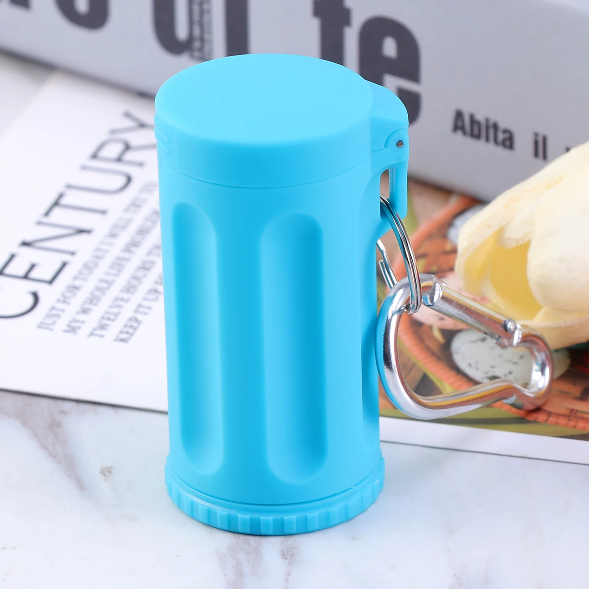 

Portable Ashtray 7 Cigarette Butts Storage Key Chain Holder Pocket Flame Retardant Mini Ashtray Environmental Protection Outdoor