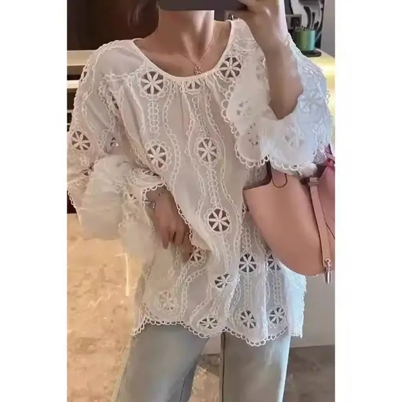 

Korean White Hollow Lace Blouse for Women in Summer Thin Loose Long-sleeved Top
