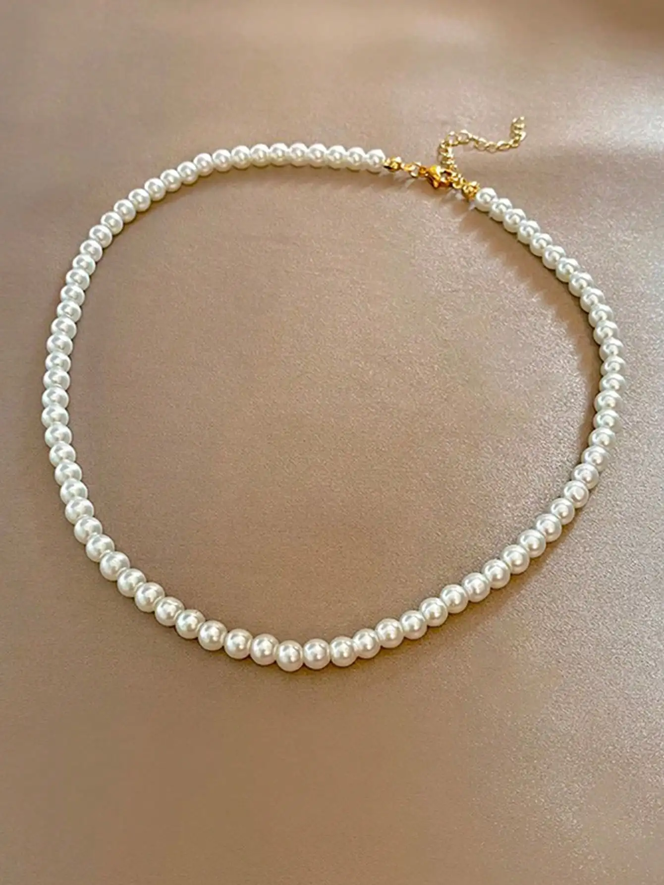 

Vintage French Style White Faux Pearl Choker Necklace for Women