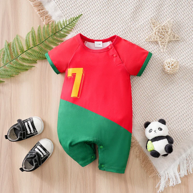 

Одежда для новорожденных, красный и зеленый цвета, футбольный костюм №7, размеры 0, 3, 6, 9, 12 месяцев, летний комбинезон с короткими рукавами для малышей.