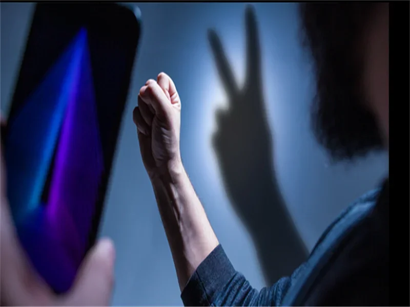 Sylwetka Tobiasa Dostal magiczne sztuczki etap Magia mentalizm iluzja sztuczka rekwizyty akcesoria pojawiające znikające magikowie