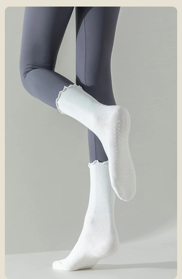 3 Paar Yoga-Socken für Damen, aus reiner Baumwolle, knöchelhoch, einfarbig, mit rutschfester Sohle, ideal für Pilates, mit Rüschen, atmungsaktiv, für Sport, Fitness und zum Tragen auf dem Boden. – Detail 17