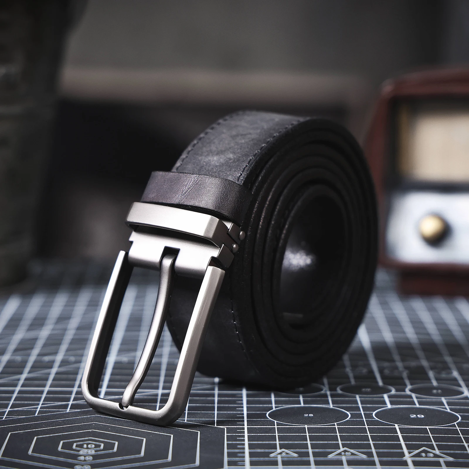 Echtleder-Herrengürtel aus Rindsleder, Italienisches Dickleder mit Geschenkbox, Retro Vielseitiger Herren-Jeansgürtel, Ideale Geschenkwahl – Detail 25