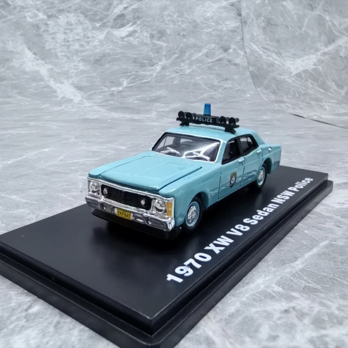 1:64 Ford Xw Australian Police Car Diecast Model Transparent Box Packaging Openable Hood