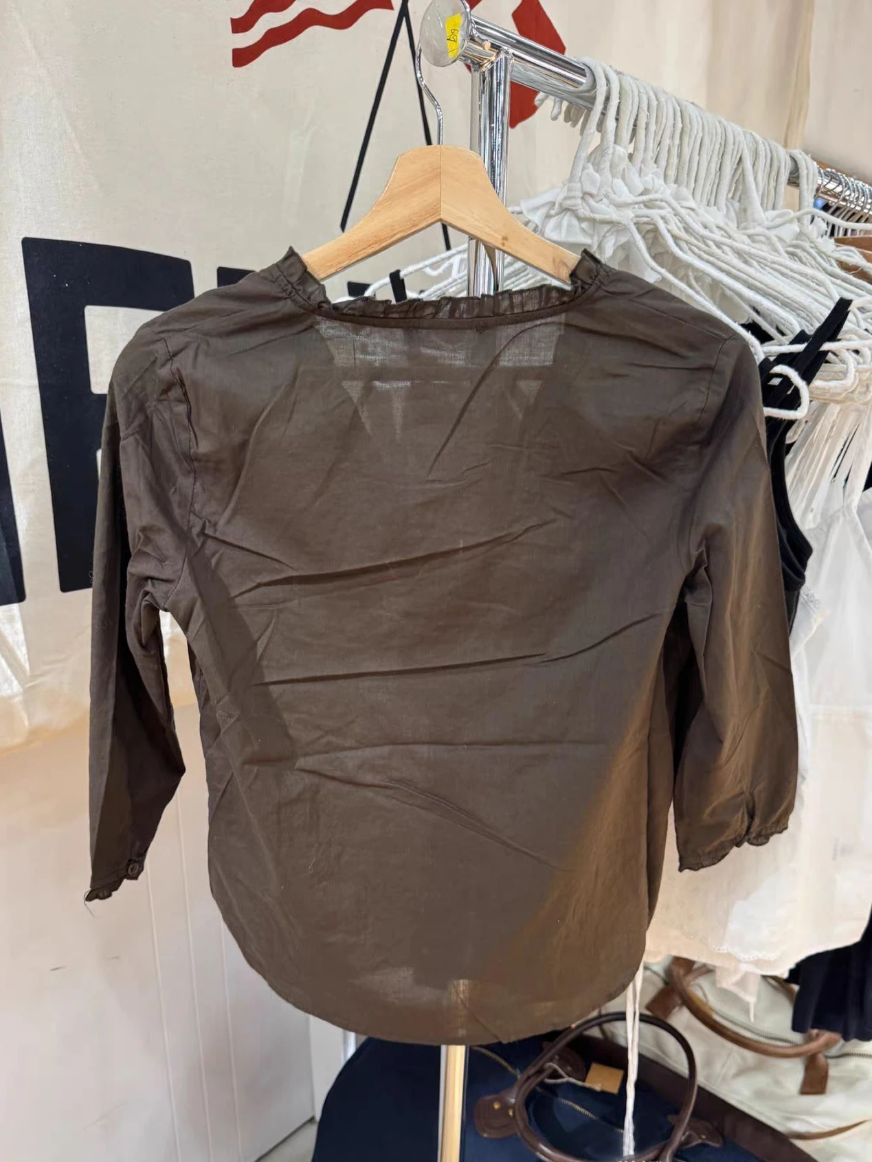 Rüschen Hülse Mit Drei Vierteln T-shirt Bluse Frau Herbst V-ausschnitt Einreiher Baumwolle Dünne Casual Shirts Braun Mode Tops