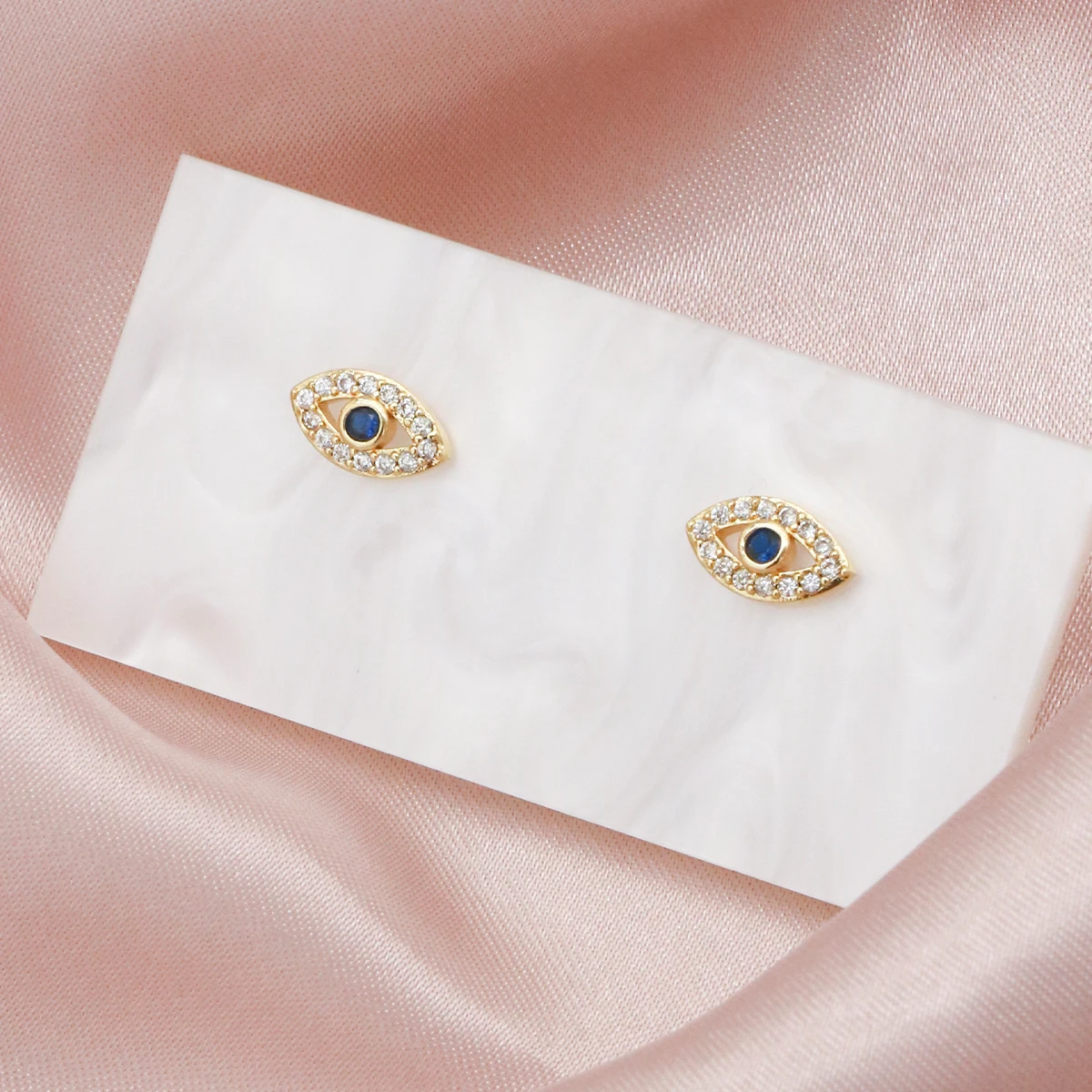 1 Pair New Blue Evil Eye Crystal Earrings Women Copper Hollow Design Luxury Fashion Jewelry Accessories boucle d’oreille femmes