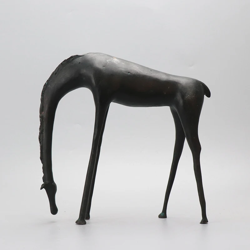 New Chinese model room metal ornaments, giraffe home desktop bookcase wine cabinet handicraft decoration