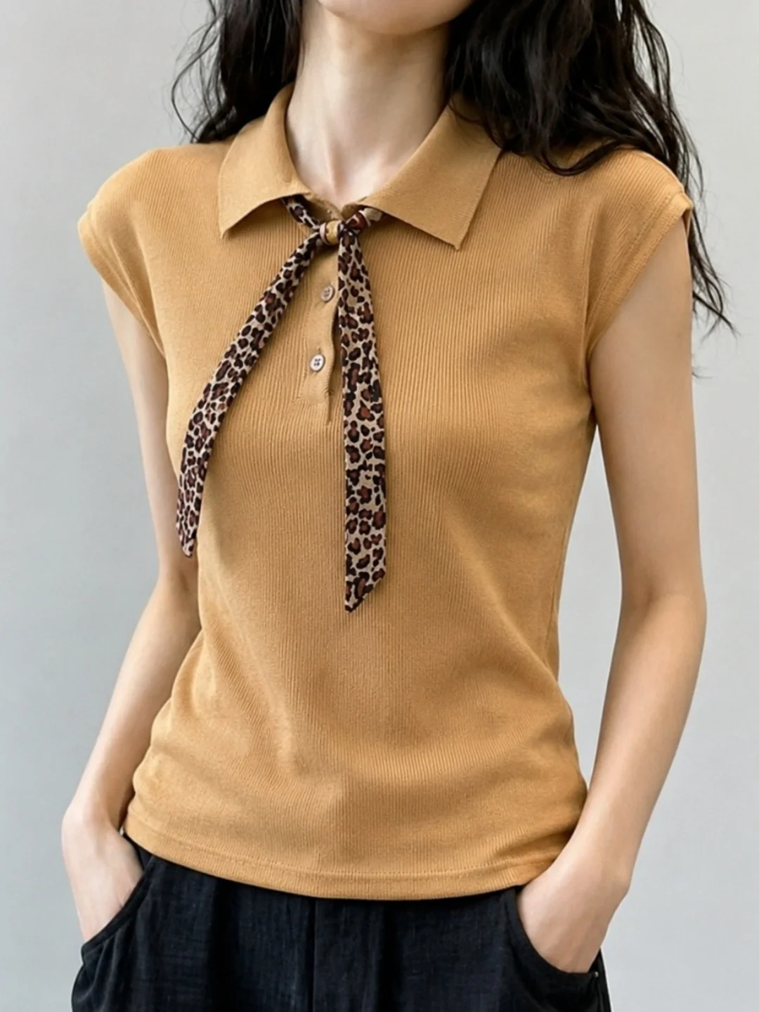 

Korean Style Ice Silk Knitted Shirt with Belt Soft Short Sleeve Turn-down Collar Slim Fit Versatile Top for Summer 2026