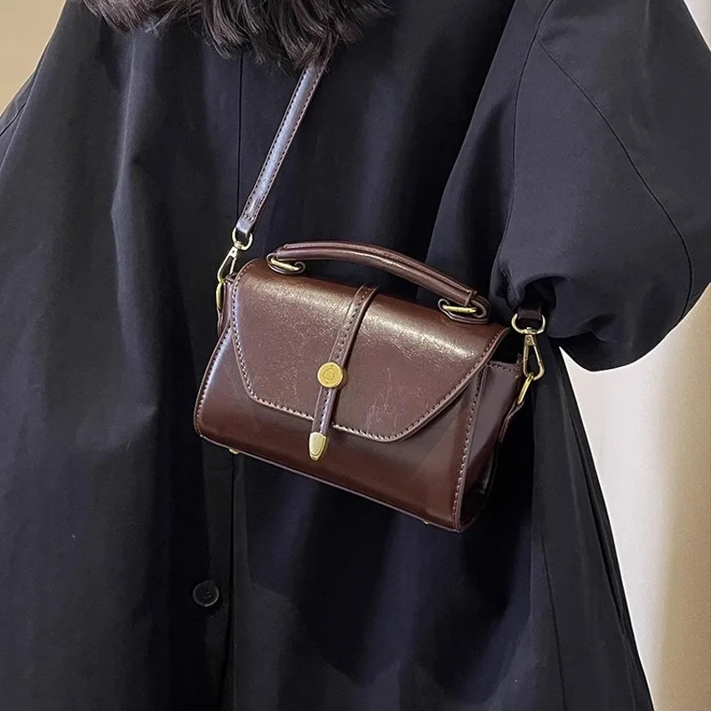 

2026 Luxury Women's Authentic Cowhide Messenger Bag High Quality Soft Leather Girl Shoulder Bags Trendy Designer Female Handbag