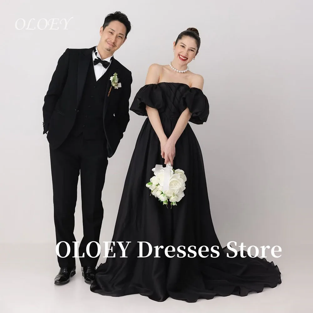 

OLOEY Strapless Black A Line Wedding Dresses Puff Short Sleeves Soft Satin Pleats Long Evening Gowns Corset Back Customized