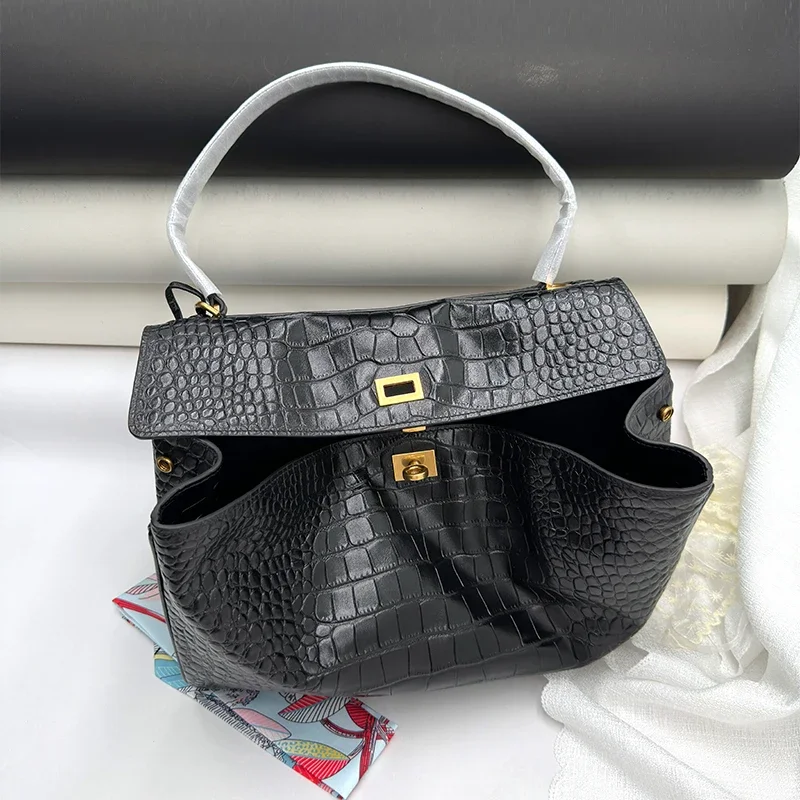 

Genuine leather handbag with crocodile pattern 35cm large capacity, relaxed and fashionable women's crossbody bag