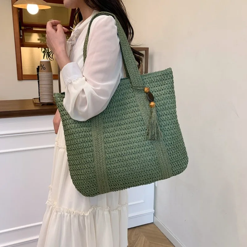 

Elegant Classic Designer Paris Fashion Bag With Large Capacity Crossbody Strap For Casual Commuter Use