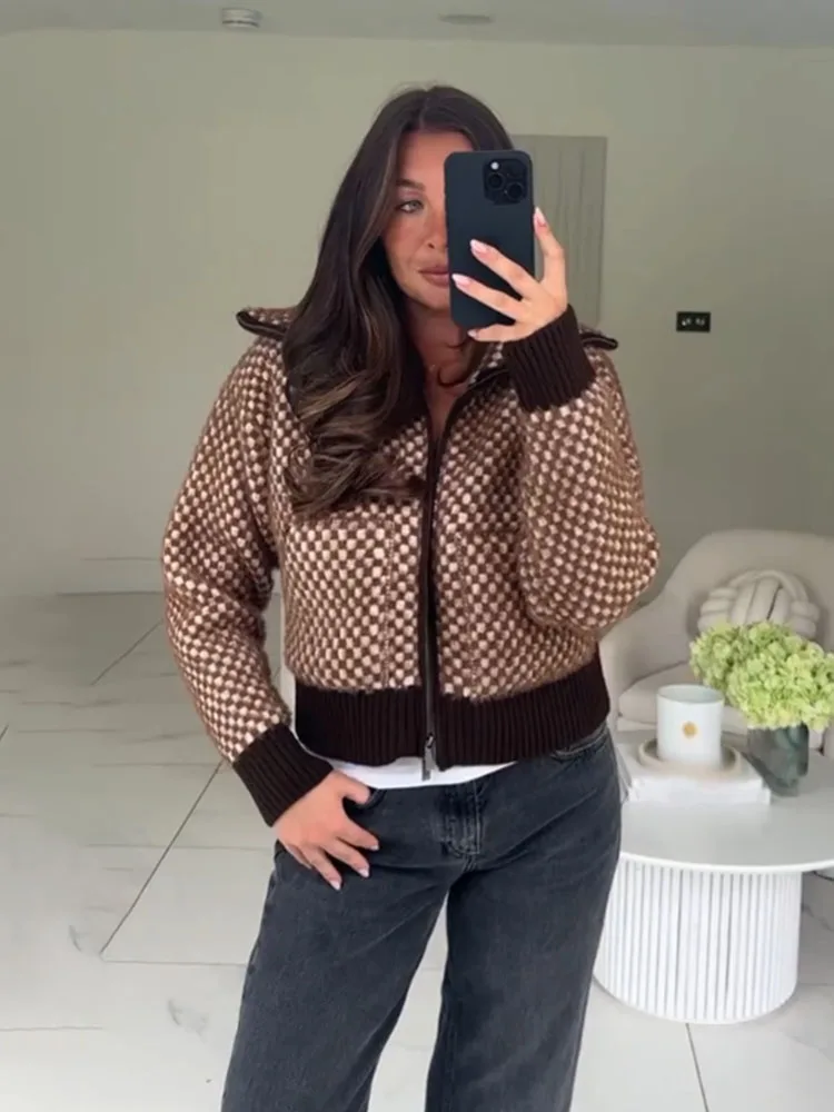 

HH Women Fashion Lapel Long Sleeve Artificial Fur Effect Stitching Knitted Bomber Jacket Female Zipper Versatile Pocket Jacket