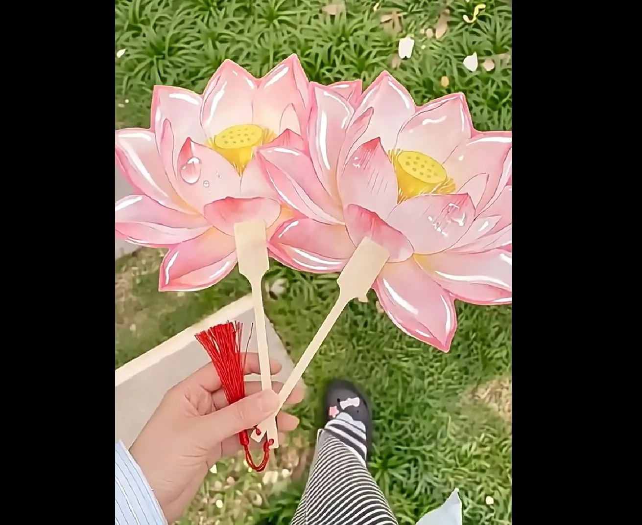 Summer Cooling Fan Handcrafted Vintage Handheld Lotus Fan Bamboo Handle Flower Fan Pink For Gift For Festivals Home Decoration
