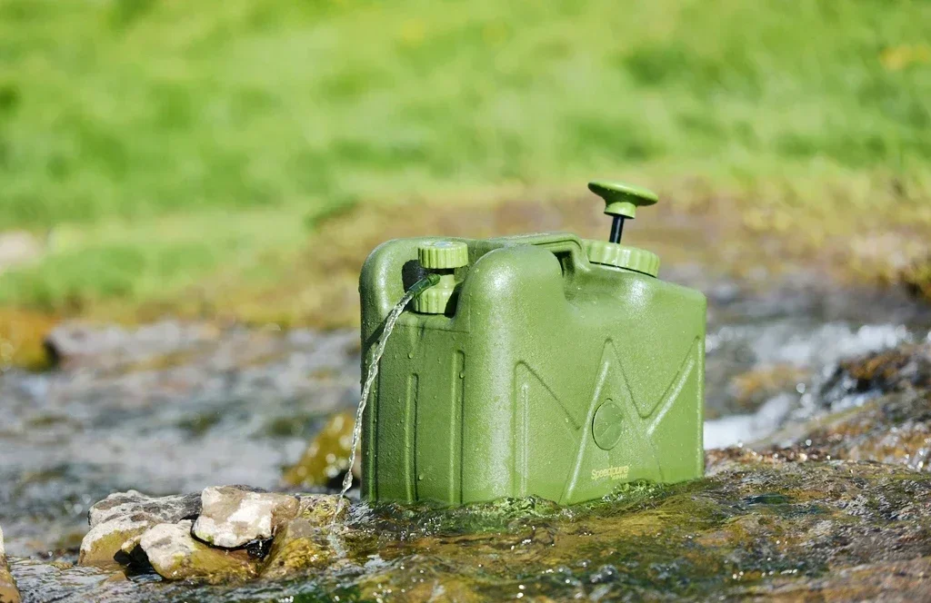 Tanque de filtro de agua para acampar al aire libre de 15L, jerrycan portátil para senderismo y RV