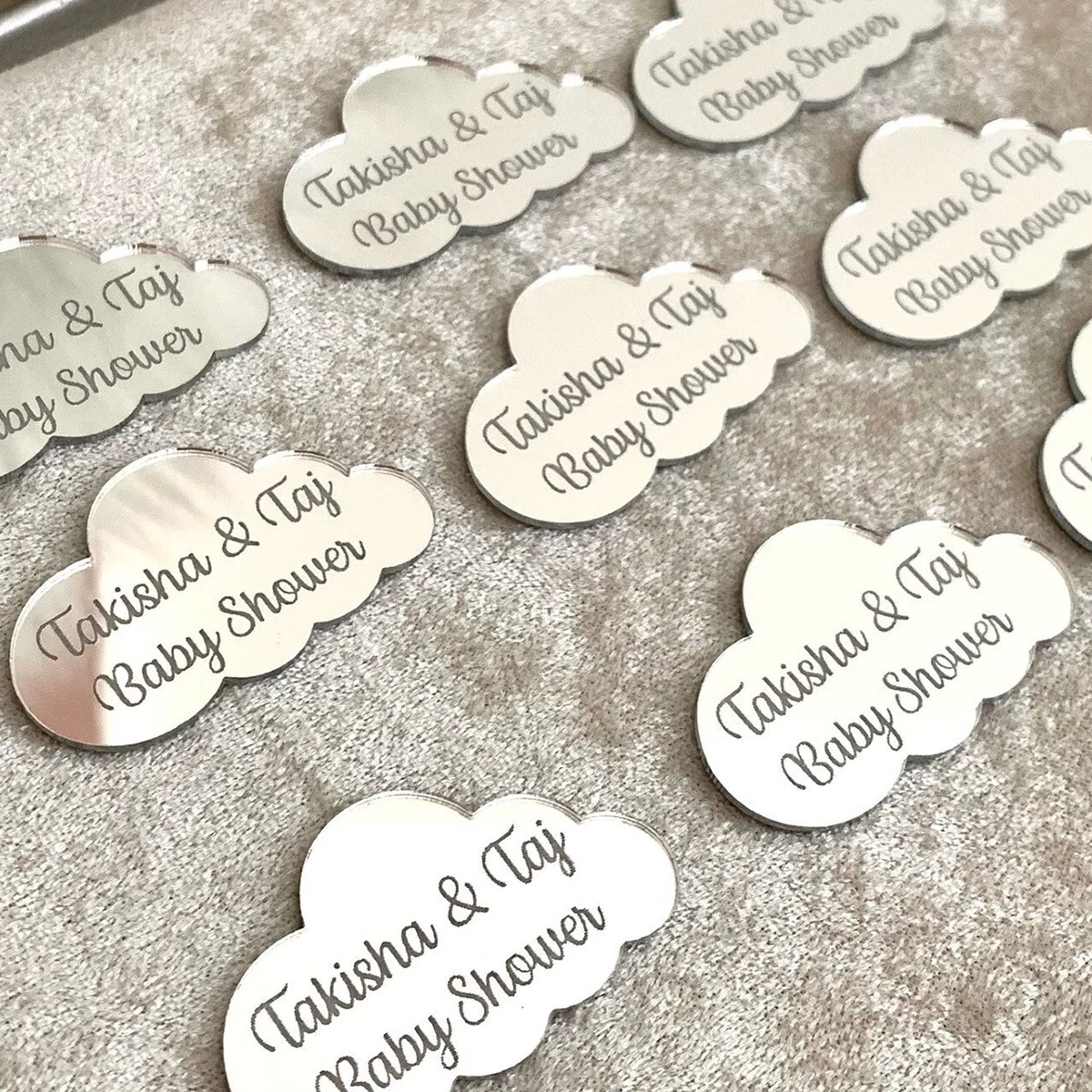 30pcs Personalized Tag Engraved Mirror Acrylic Love Clouds Wedding Table Party Name Baby Baptism Decoration Favors Custome Gift