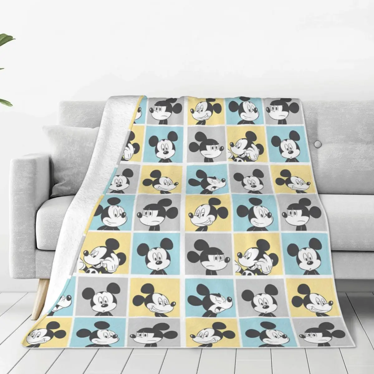 

Anime Mickey Mouse Plush Blanket Boy Girl Cartoon Animal Flannel Bedding Throws For Outdoor Warm Soft Bedspread Gift Idea
