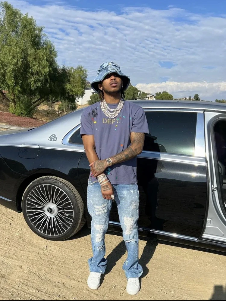 

Waed Blue Faded Patchwork Hand-Painted Spray-On Jeans Men's Loose Fit mid Waist Bell Bot with Embroidery And Hole