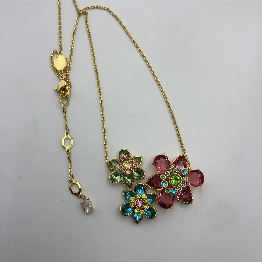 

2025 New Idyllia Colored Crystal Flower Plated Gold Necklace Mixed Cutting Fashionable Versatile Exquisite Gift Stone Crafts