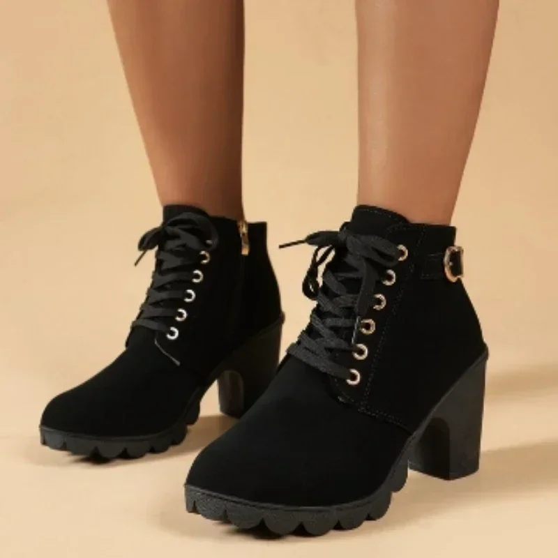 botas-femininas-com-fecho-de-renda-sapatos-de-dedo-do-pe-redondo-salto-alto-em-rebanho-barril-curto-solido-moda-outono-2024