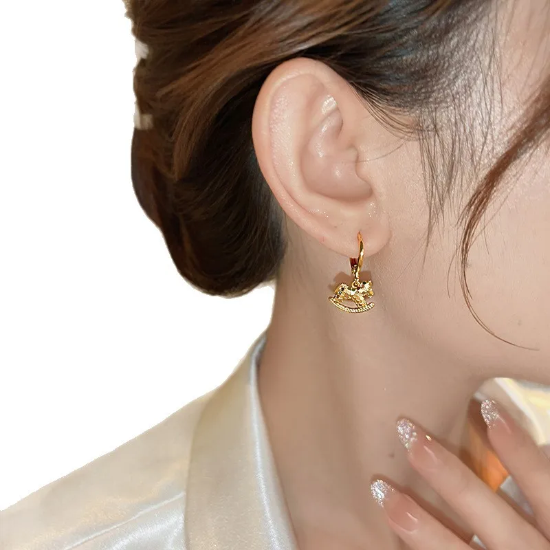 أقراط متدلية فريدة من نوعها على شكل حيوانات كرتونية كولت هورس للنساء والفتيات تصميم معدني ذهبي وفضي اللون إكسسوارات مجوهرات #6