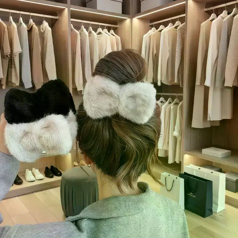 Oversized Plush Bow Hair Claw For Women Girls Sweet Hair Decorate Hair Claw Clip Soft And Warm Fur Fashion Hair Accessories