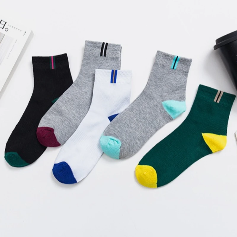 

10 Pairs Spring and Autumn Fashion New Breathable Sweat Absorbing Men's Mid Tube Socks Solid Color Versatile Men's Sports Socks