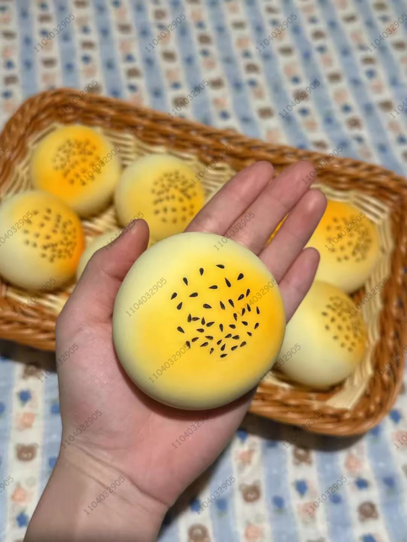 Crunchy Pineapple Bun Stress Ball Shapeable Non-Bounce Food-Shaped Squeeze Ball ASMR Sensory Anti-Stress Fidget Toys for Adults