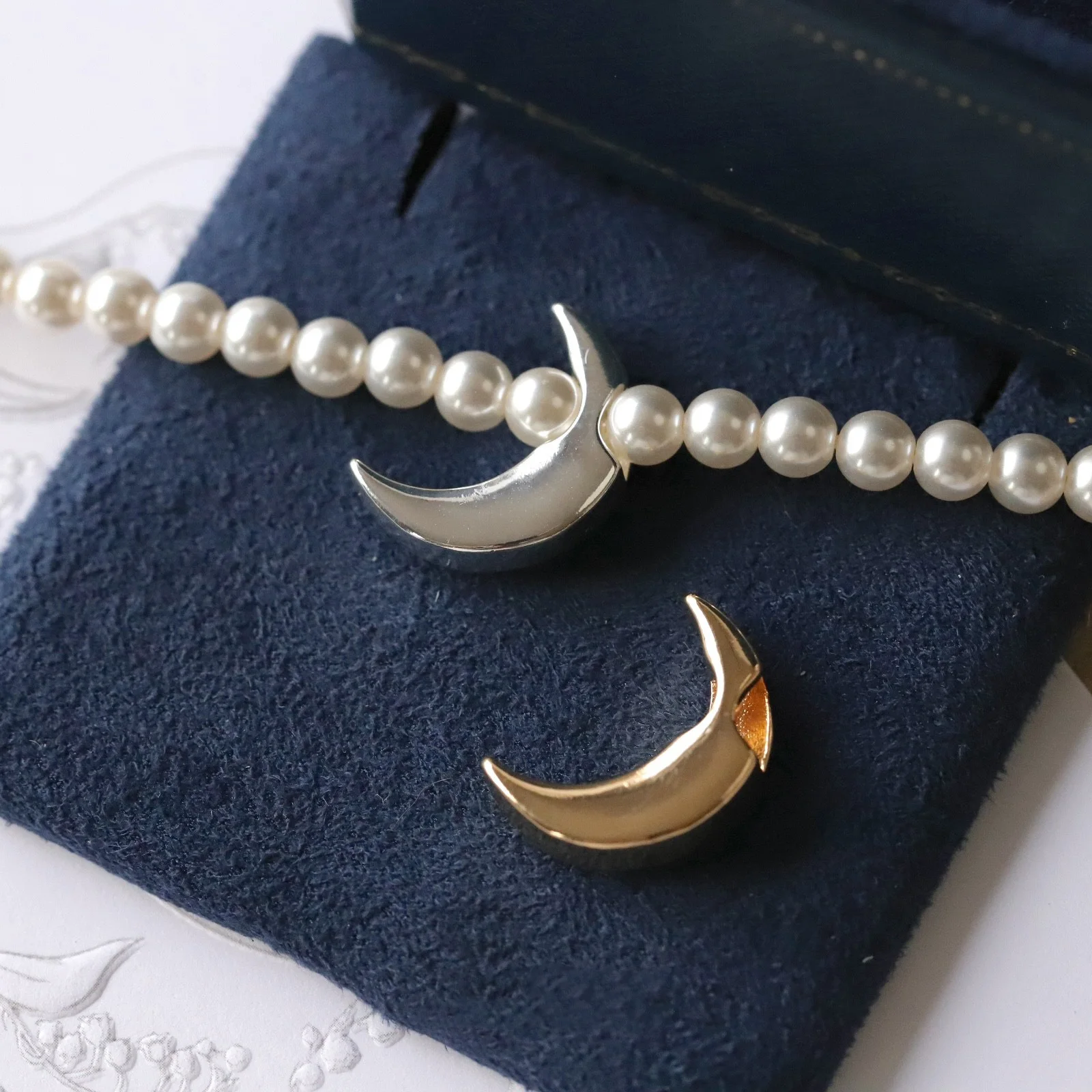 4PCS Gold Plated Brass 3D Crescent Moon Beads Necklace Pendant Jewelry DIY Making Supplies Handmade Accessories