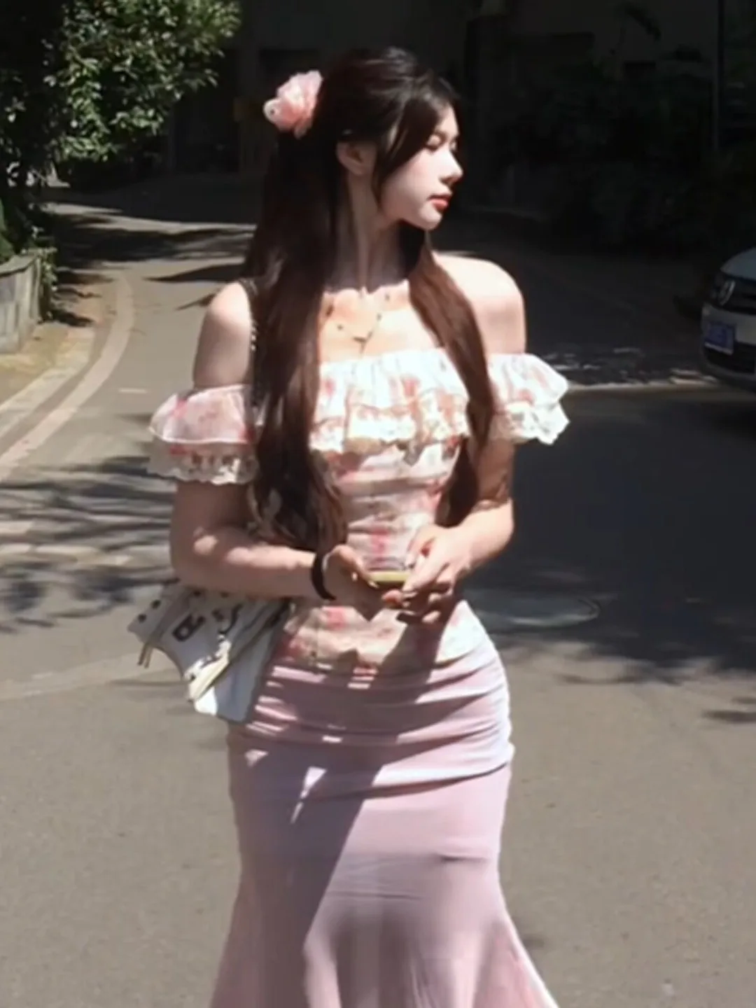 

Unique Shoulder Dress And Fish Tail Skirt Set Gentle Style Comfortable Short Sleeve T-Shirt Style Summer Outfit
