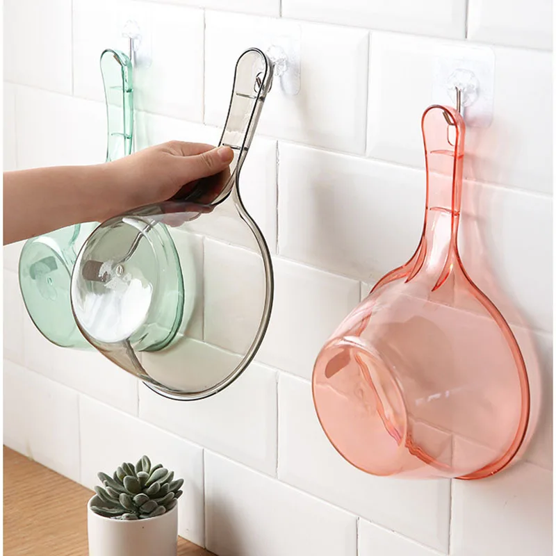 

1PC Thickened Anti-Fall Water Ladle Transparent Plastic Water Scoop Bath Water Spoon Long Handle Water Dipper Home Kitchen Tools