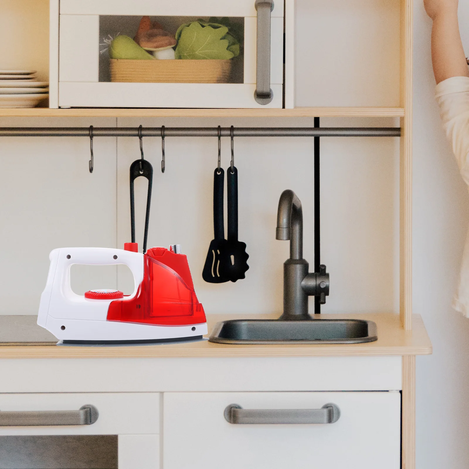 

1Pcs Chic Electric Iron Plaything High-Quality ABS Material Kids Pretend Play Enhance Motor Skills Cognitive Learning Small Size