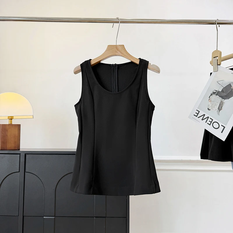 Nordic Slim Fit Vest Women's Short round Neck Crop Top Tailored Waist Cinching Fish Tail Hemline Multi-Piece Construction