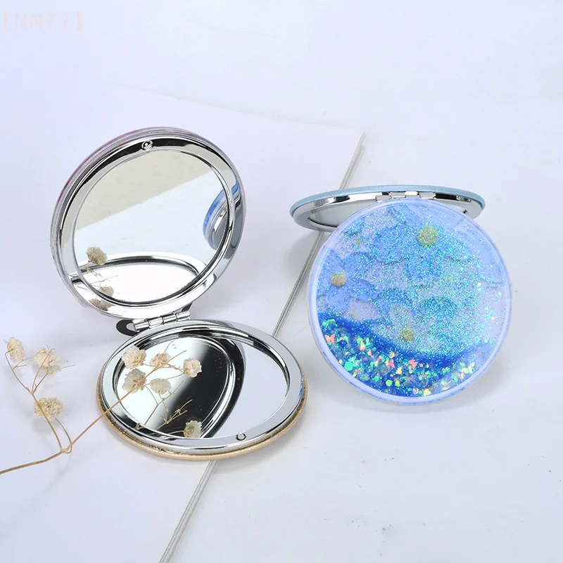 กระจกเครื่องสําอางพับสองด้านแบบพกพาพร้อมทรายประกายไหลของขวัญหญิงกระจกแต่งหน้าขนาดเล็กกระจกกระเป๋าขนาดกะทัดรัด