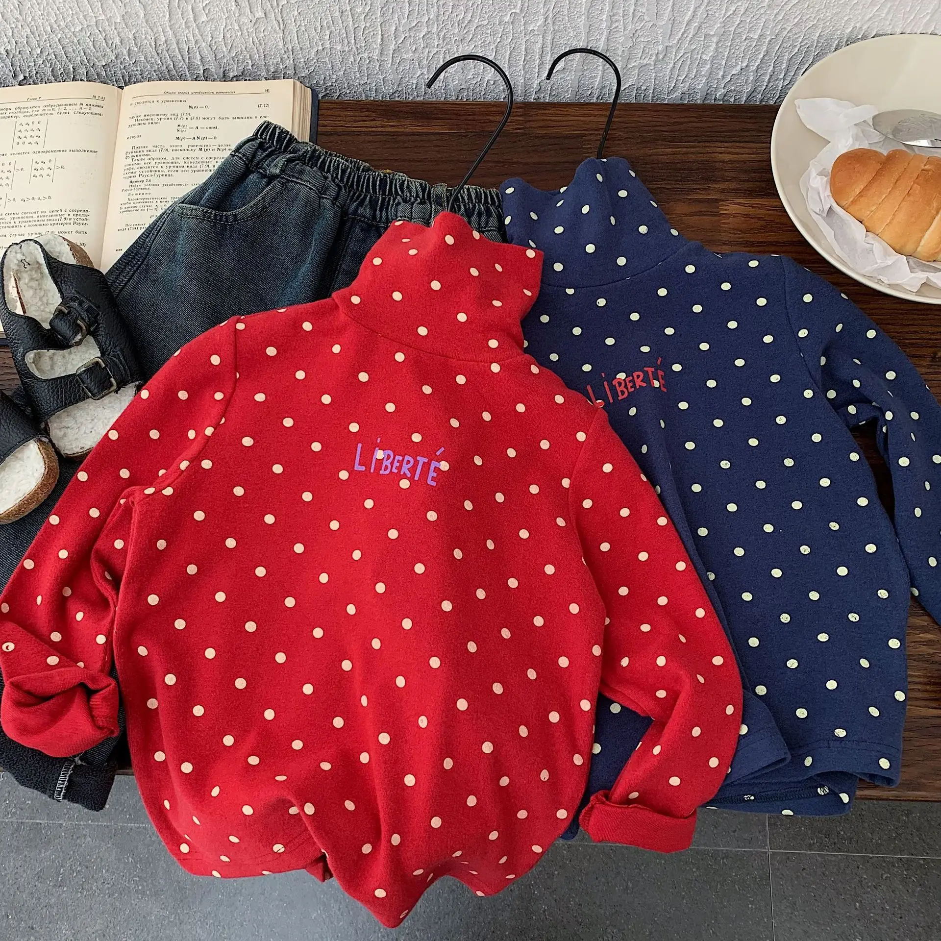 Winter New Korean Version Girls' High Neck Warm Long Sleeved Children's Polka Dot Letter Elastic Base Shirt
