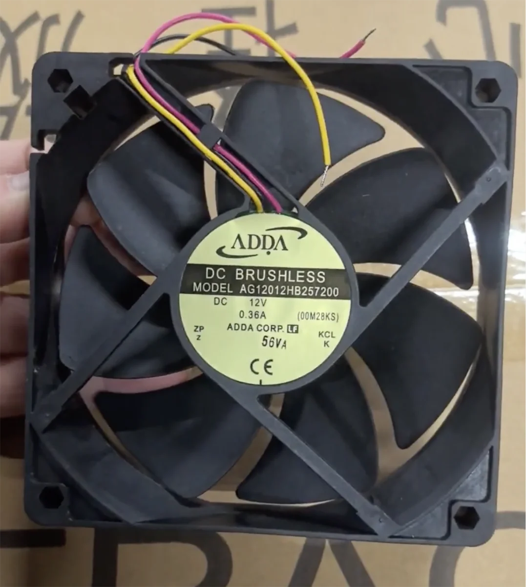 

Оригинальный вентилятор охлаждения AG12012HB257200 DC12V 0.36A 12025, 3-проводной