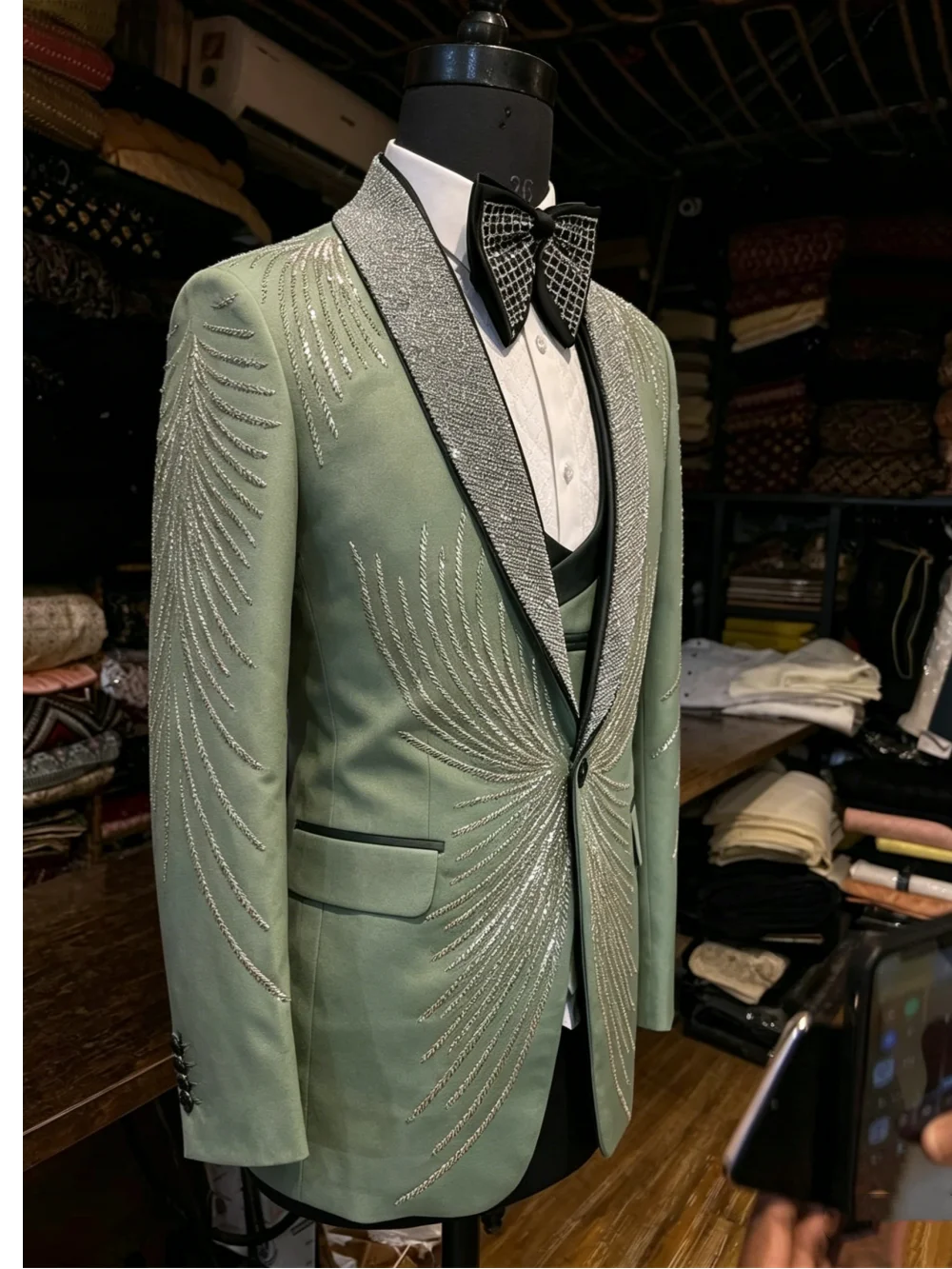 Luxurious Beaded Men's Suits One Button Shawl Lapel Male Prom Blazers Loose Fit 2 Pieces Customized Groom Wear