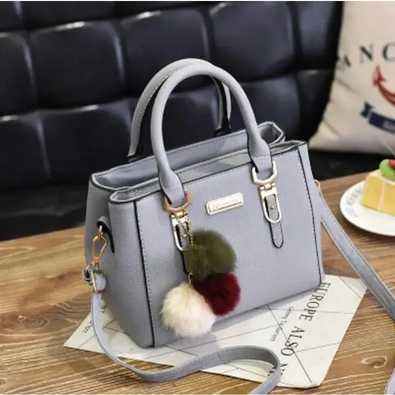 

Fashion Women Hairball Shopper Totes Solid Color PU Leather Large Capacity Handbag Ladies Luxury Designer Crossbody Shoulder Bag