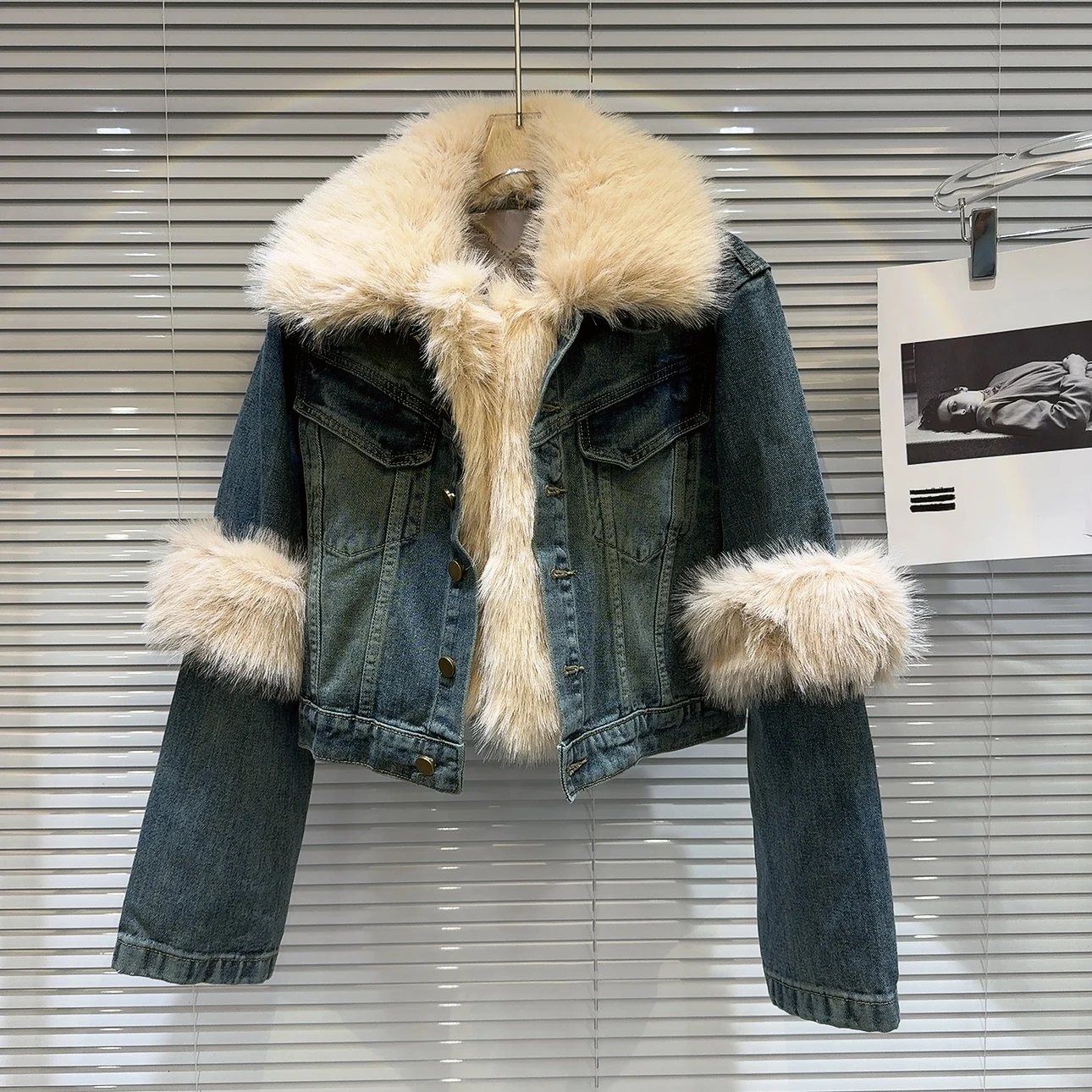 Winter Cotton Lined Inner Short Denim Jacket Women Warm Thick Button Jacket Female Natural Big Fur Collar Parka Outwear Overcoat