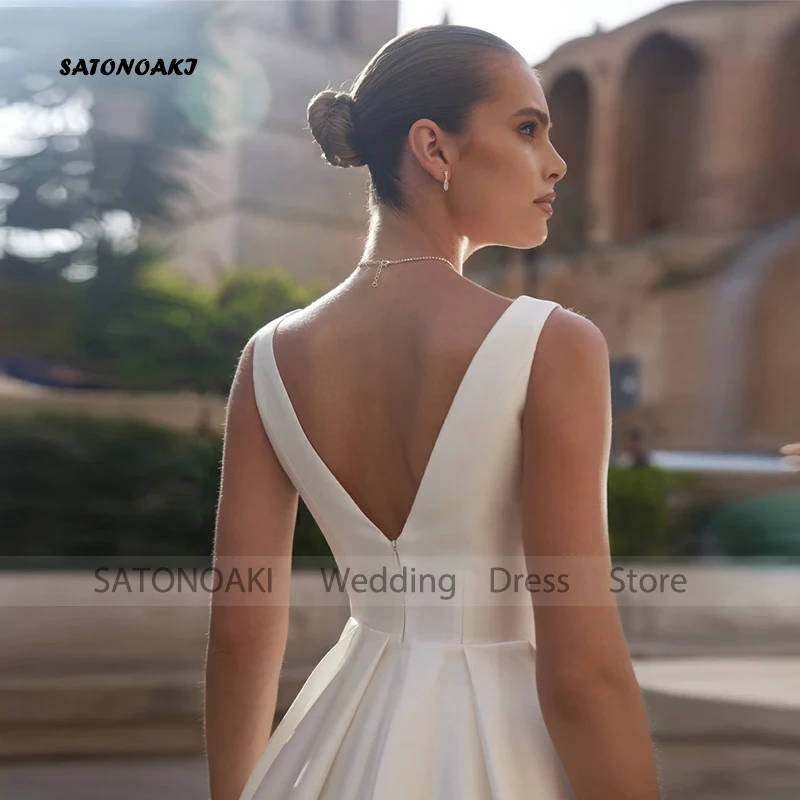 Gaun Pengantin Kerah V Satin Sederhana Kustom untuk Pengantin Wanita Gaun Pengantin Putri A-line Punggung Terbuka dengan Jubah Saku Vestidos De Novia