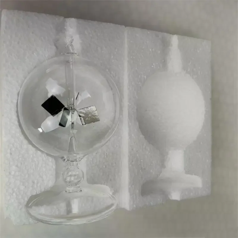 

Радиометр Crookes на солнечной энергии, болтометр ветряной мельницы под давлением света