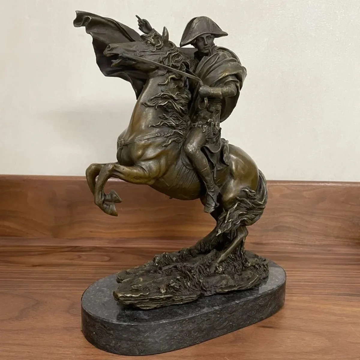 Napoleon Bonaparte Riding Bronze Statue French Famous Emperor Copper Sculpture Collectible Figurine Art Office Home Decoration