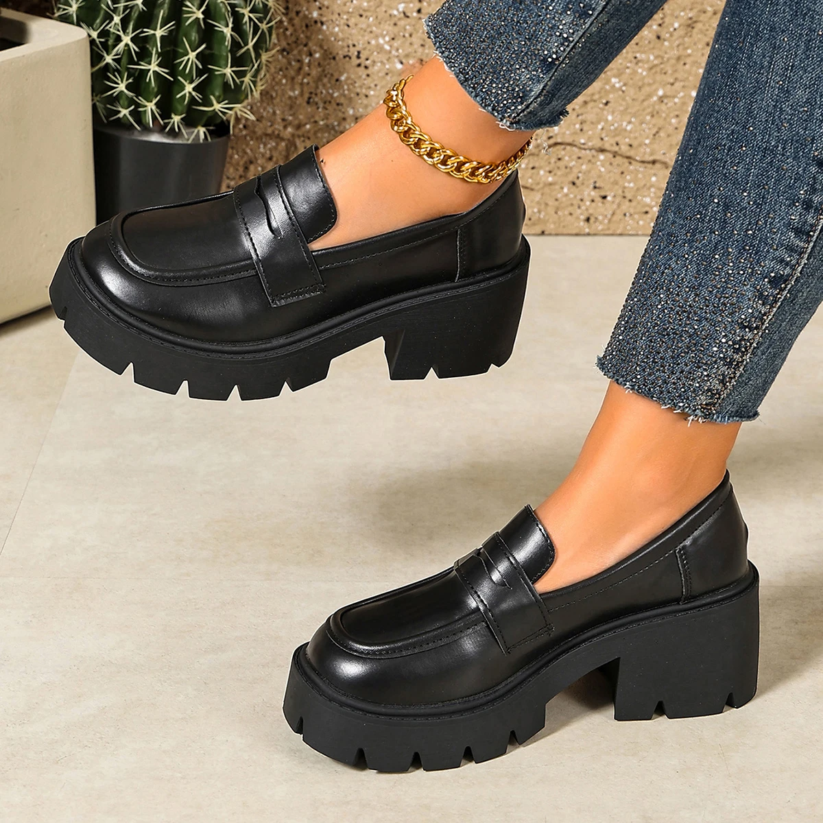 New Small Leather Shoes, Slip-resistant and Wear-resistant, Height-increasing Loafers for Daily Work and Casual Wear