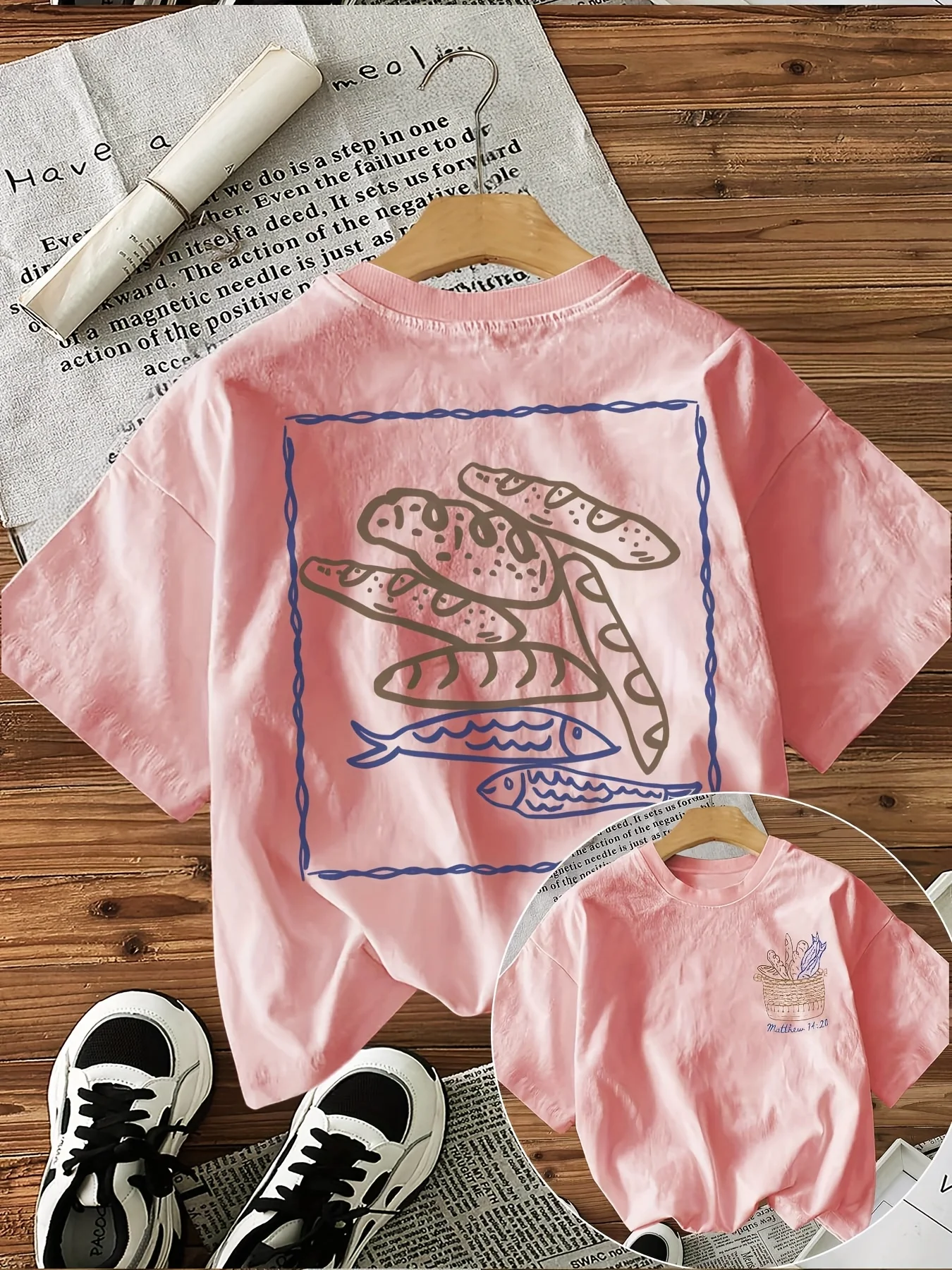 Double Sided Printing Island Summer Minimalist Style Bread Fish Print T-Shirt Casual Round Neck Women's Top Summer Casual T-Shir
