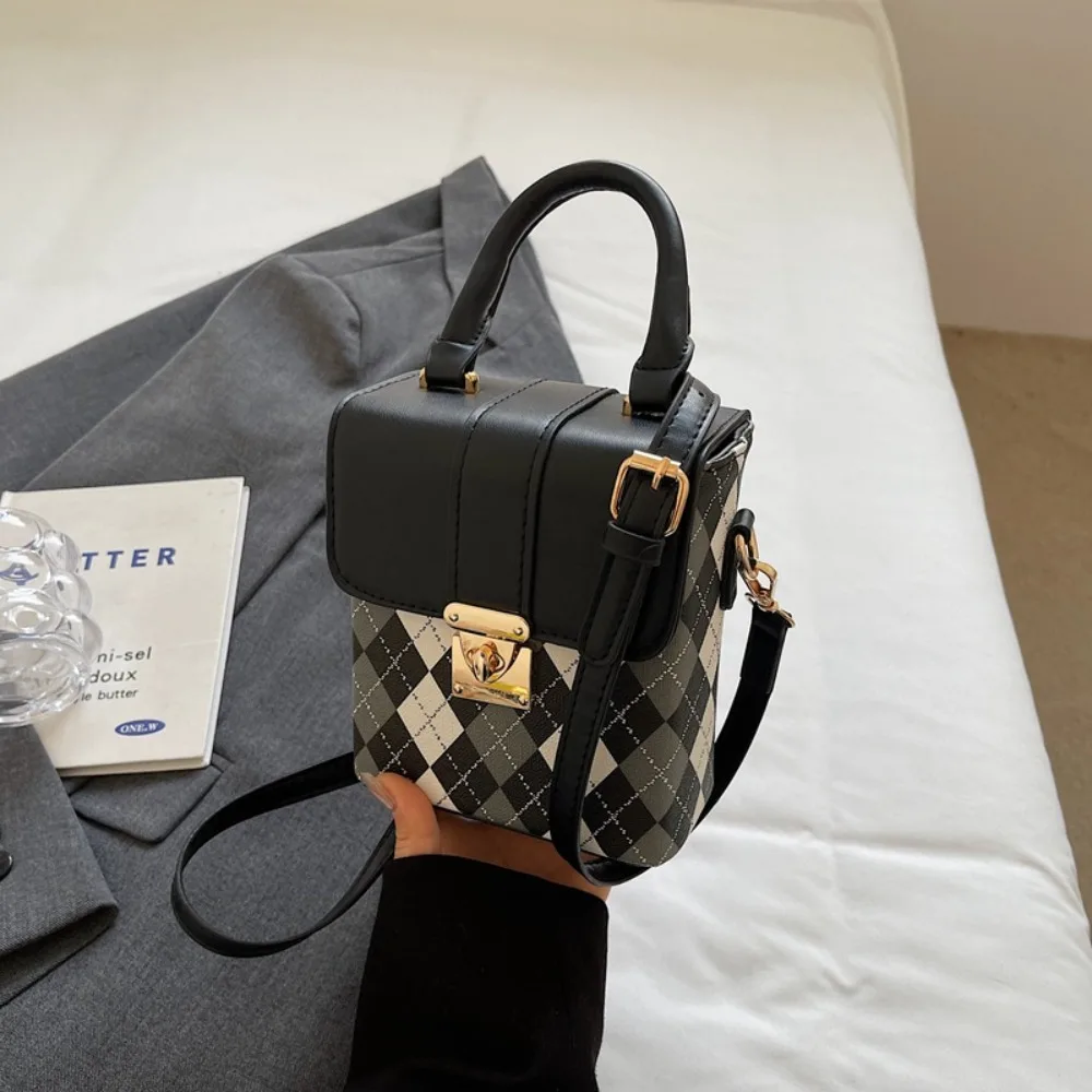 

2026 Spring Hot Products! French niche design small square bag, internet famous retro crossbody handbag small square bag