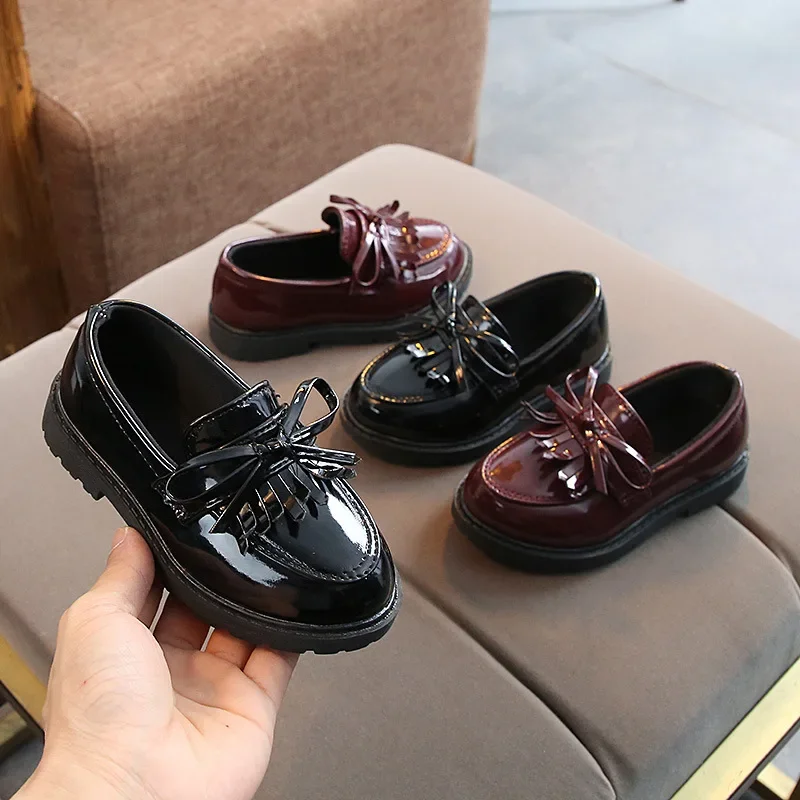 Sepatu kulit anak perempuan, sepatu loafer datar karet mode datar Oxford sekolah anak-anak kulit PATEN pernikahan, sepatu kulit gaun hitam anak perempuan