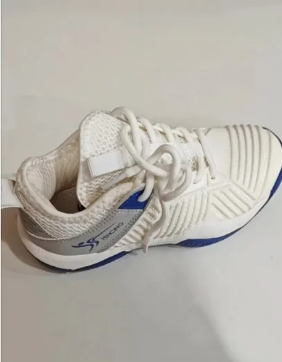 

2025 New Couple's Badminton Trainers Breathable Badminton Shoes Durable Outdoor Sports Shoes Comfortable Duck-Style Shoesc