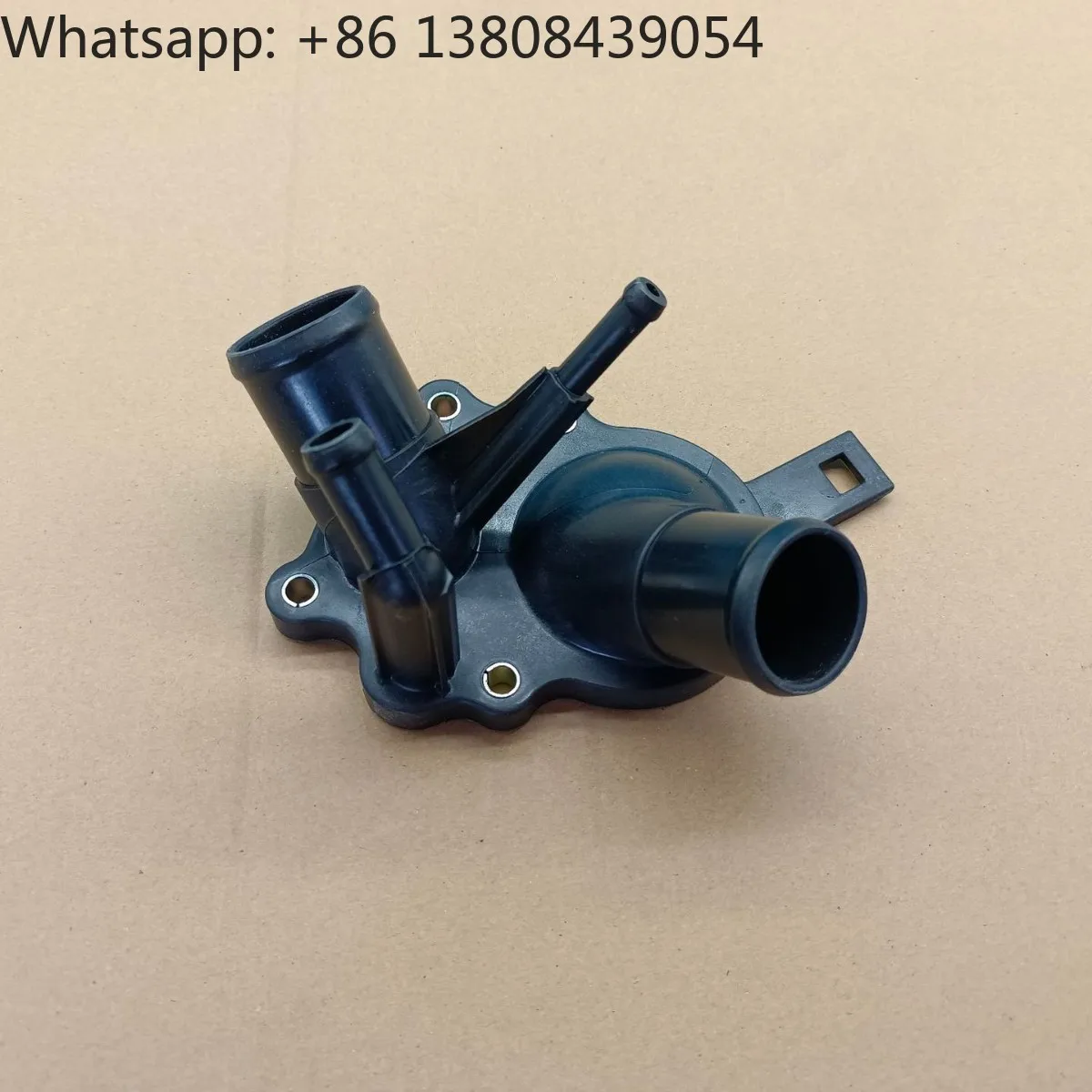 11060-1LA0A Auto Parts Thermostat Housing  for Nissan Patrol/QX80 VK56