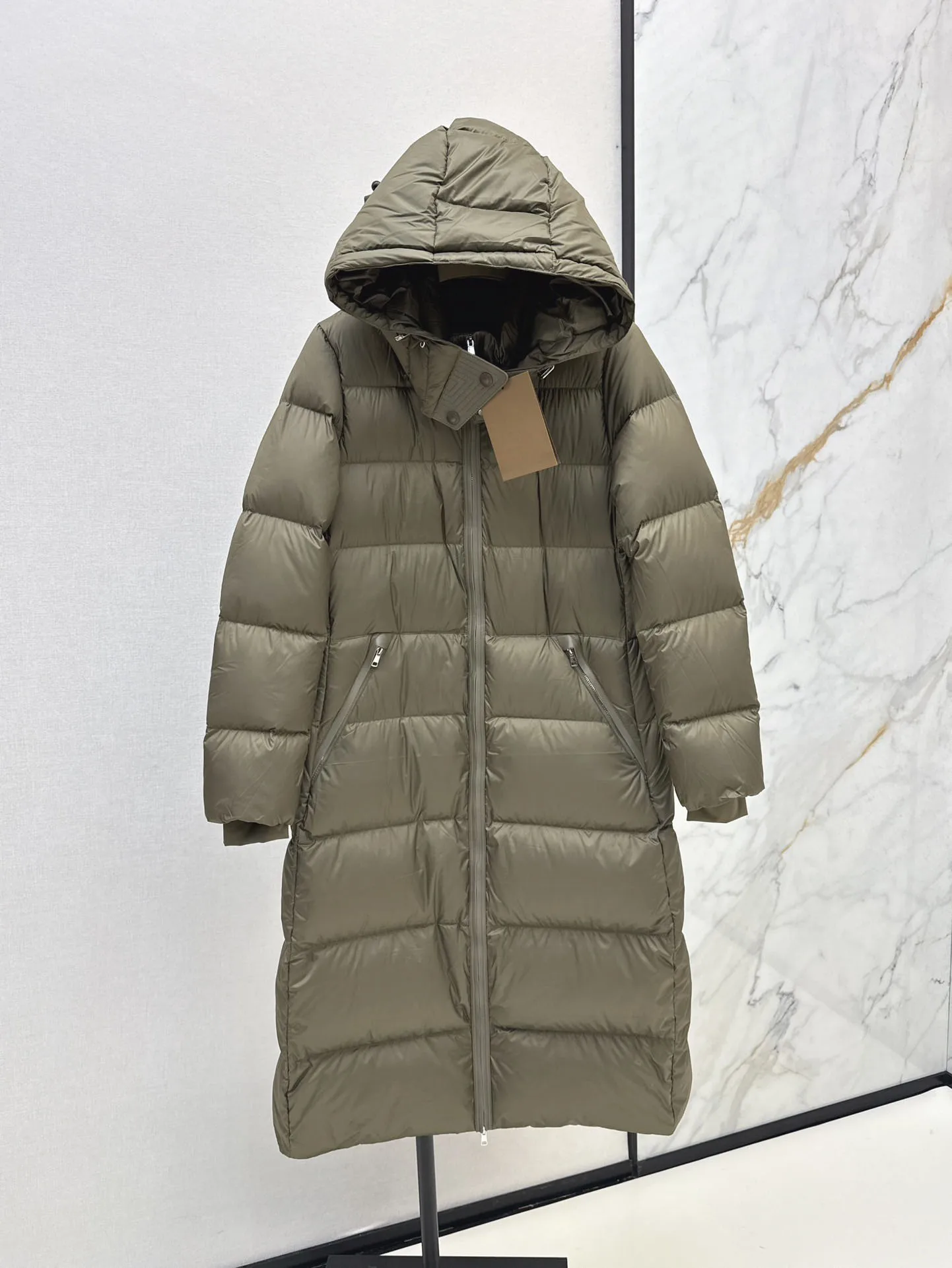 2024 Winter New Women's Clothing Fashionable classic hooded long hooded down jacket 1021